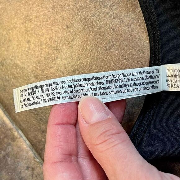 PINK Victoria’s Secret Black Twist Keyhole Sports Bra XS - Picture 6 of 7